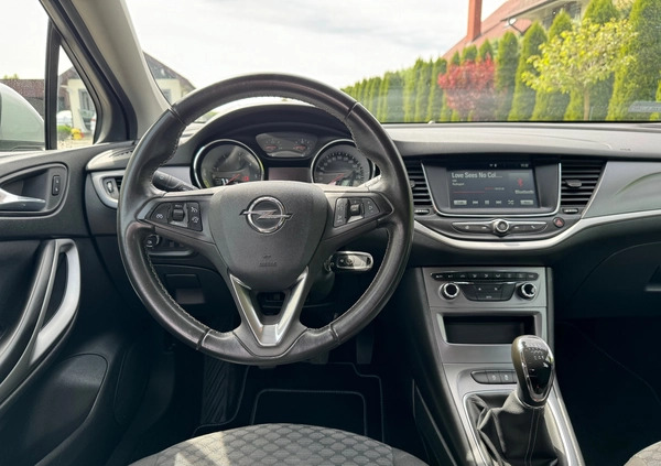 Opel Astra cena 42900 przebieg: 139000, rok produkcji 2019 z Pajęczno małe 596